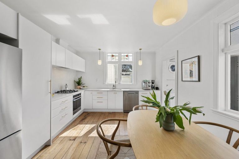 Photo of property in 171 Derwent Street, Island Bay, Wellington, 6023