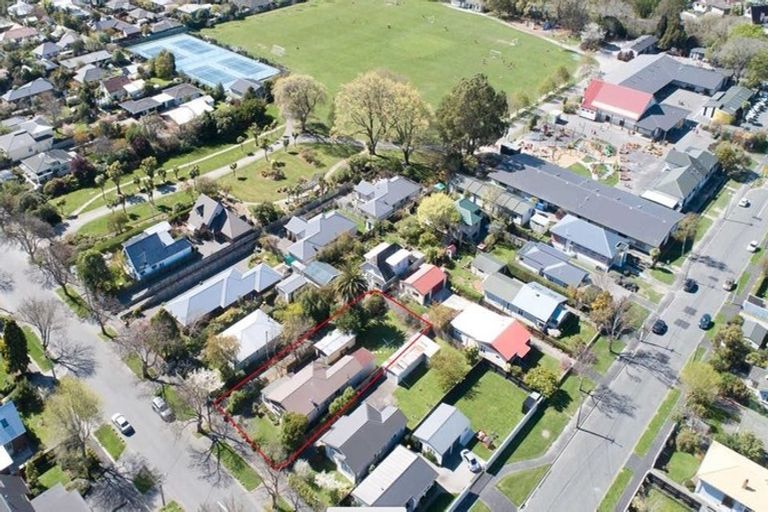 Photo of property in 6 Norwood Street, Beckenham, Christchurch, 8023