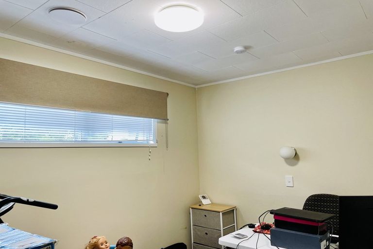 Photo of property in 3 Ballial Place, West Harbour, Auckland, 0618