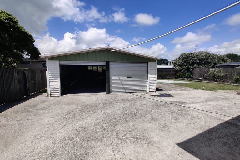 Photo of property in 18 Lipton Grove, Opaheke, Papakura, 2113