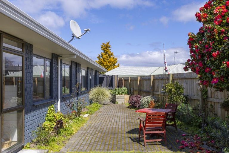 Photo of property in 1/7 Kathleen Place, Rainbow Point, Taupo, 3330