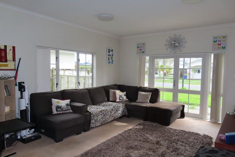 Photo of property in 27 Mulvaney Crescent, Henderson, Auckland, 0612