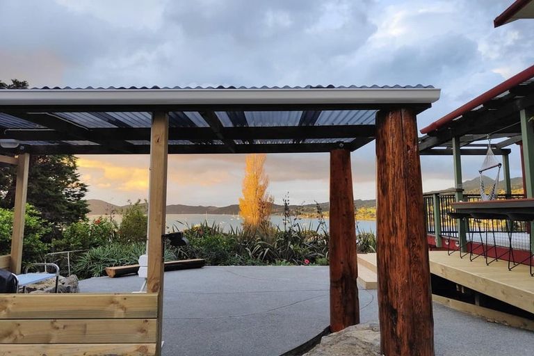 Photo of property in 16 Reotahi Road, Whangarei Heads, Whangarei, 0174