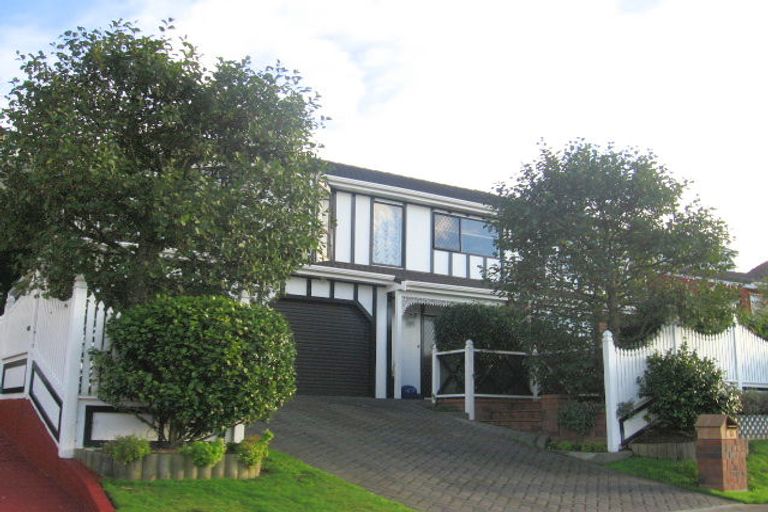 Photo of property in 12 Ordley Grove, Tawa, Wellington, 5028