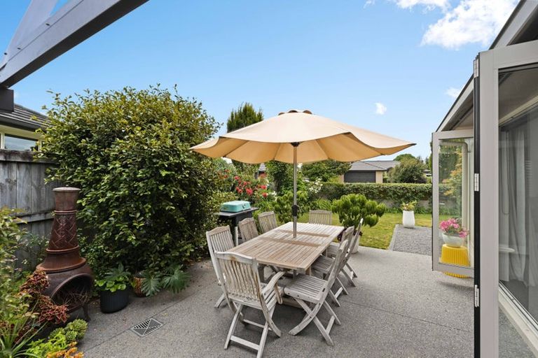 Photo of property in 194 Saint James Drive, Huntington, Hamilton, 3210