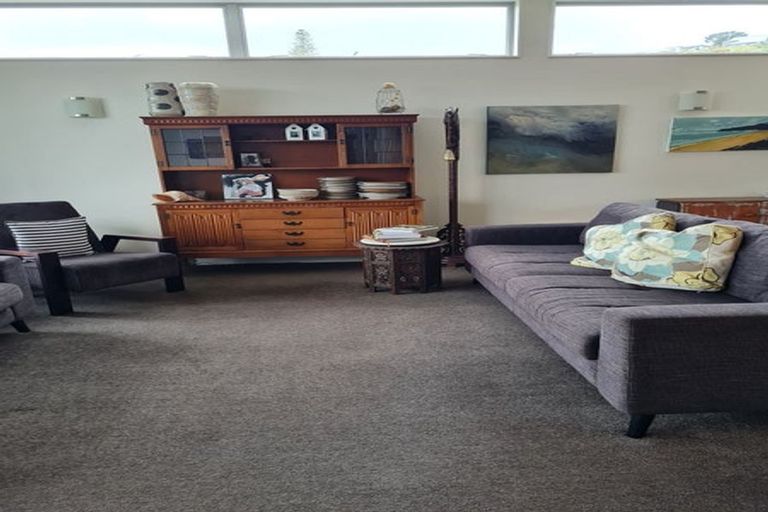 Photo of property in 36 De Luen Avenue, Tindalls Beach, Whangaparaoa, 0930