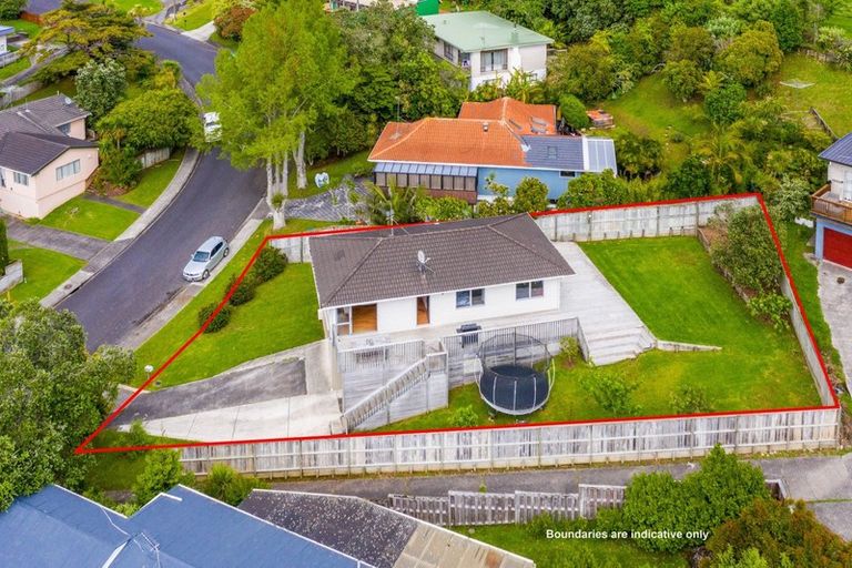 Photo of property in 17 Malters Place, Browns Bay, Auckland, 0630