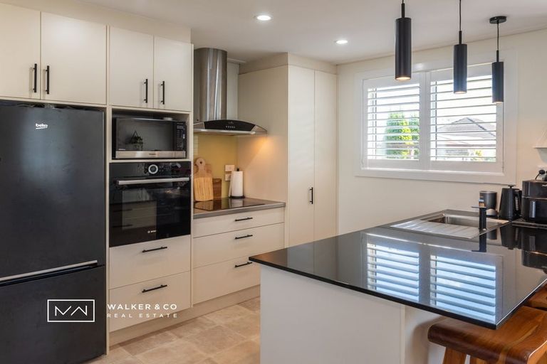 Photo of property in 31 Royal Street, Upper Hutt Central, Upper Hutt, 5018