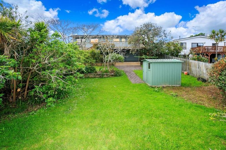 Photo of property in 13 Tainui Street, Torbay, Auckland, 0630