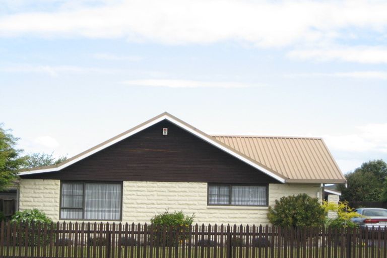 Photo of property in 56 Prestons Road, Redwood, Christchurch, 8051