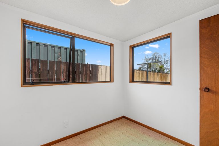 Photo of property in 2/208 Centreway Road, Orewa, 0931