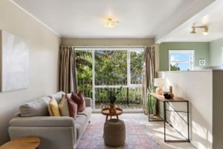 Photo of property in 47b Huntingdon Street, Northland, Wellington, 6012