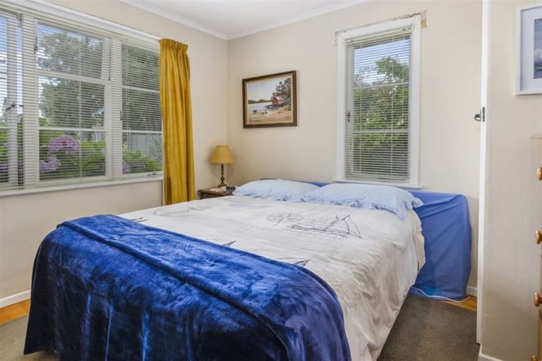 Photo of property in 206 Beach Haven Road, Beach Haven, Auckland, 0626