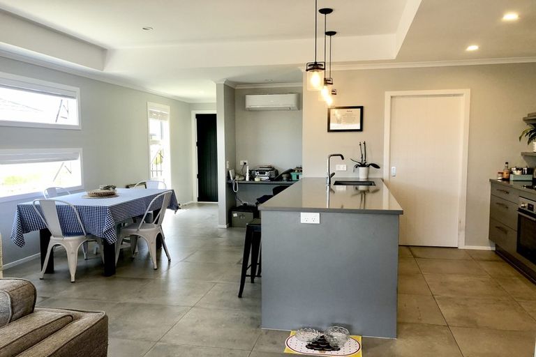 Photo of property in 9 Kotiate Street, Papamoa Beach, Papamoa, 3118