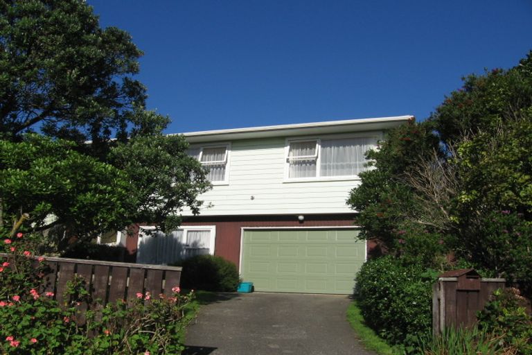 Photo of property in 13 Lupin Terrace, Tawa, Wellington, 5028