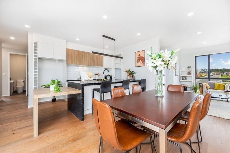 Photo of property in 22 Lewis Younie Road, Kumeu, 0810