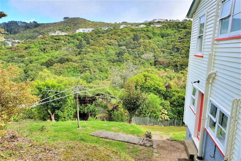 Photo of property in 21 Montgomery Avenue, Karori, Wellington, 6012