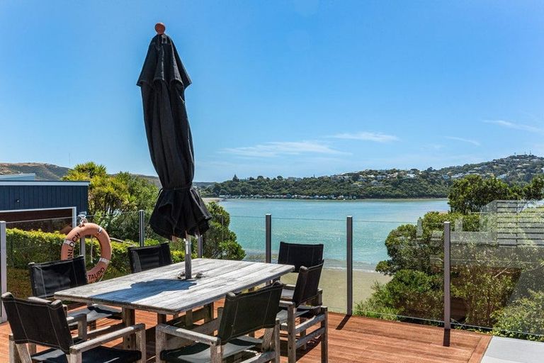 Photo of property in 61 Seaview Road, Paremata, Porirua, 5024