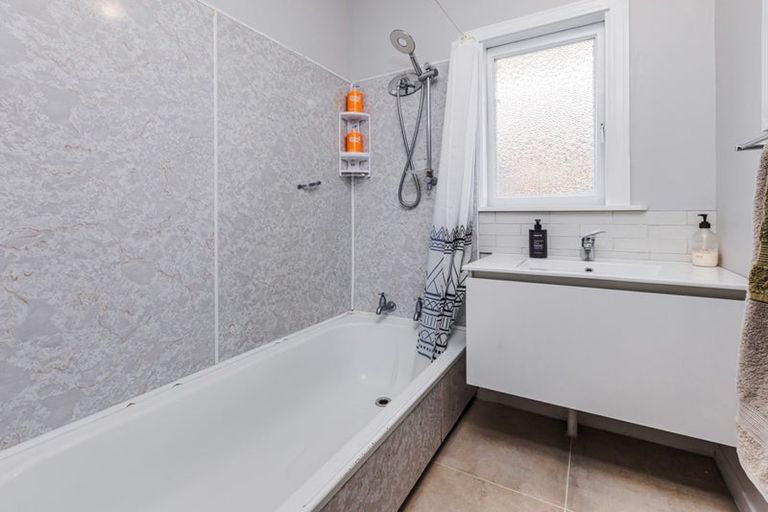 Photo of property in 1/5 Cameron Street, Papakura, 2110