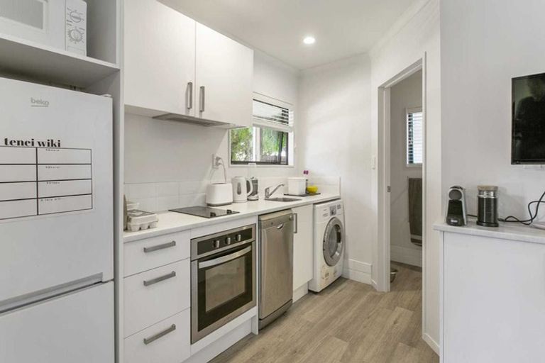 Photo of property in 7 Minaret Drive, Bucklands Beach, Auckland, 2014