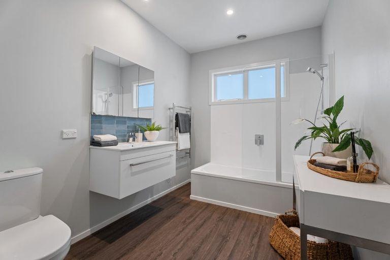 Photo of property in 72 Kiwitea Street, Sandringham, Auckland, 1041