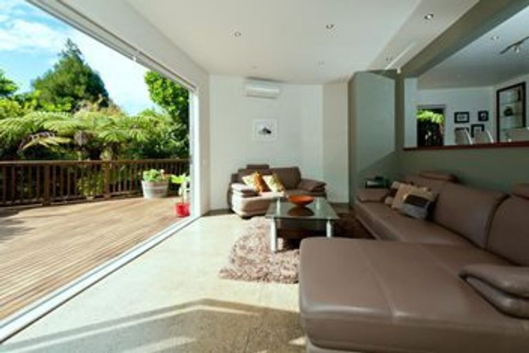 Photo of property in 86a Kowhai Road, Campbells Bay, Auckland, 0630