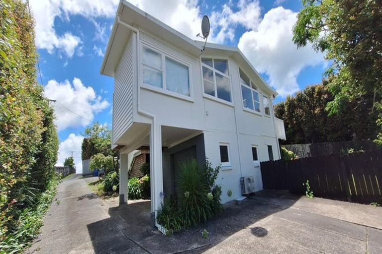 Photo of property in 1/156 Carlisle Road, Northcross, Auckland, 0632