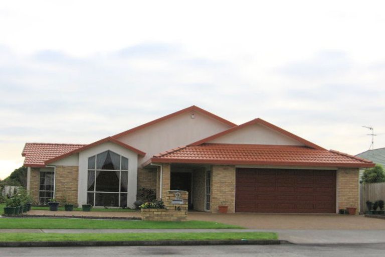 Photo of property in 16 Westerham Drive, Dannemora, Auckland, 2016