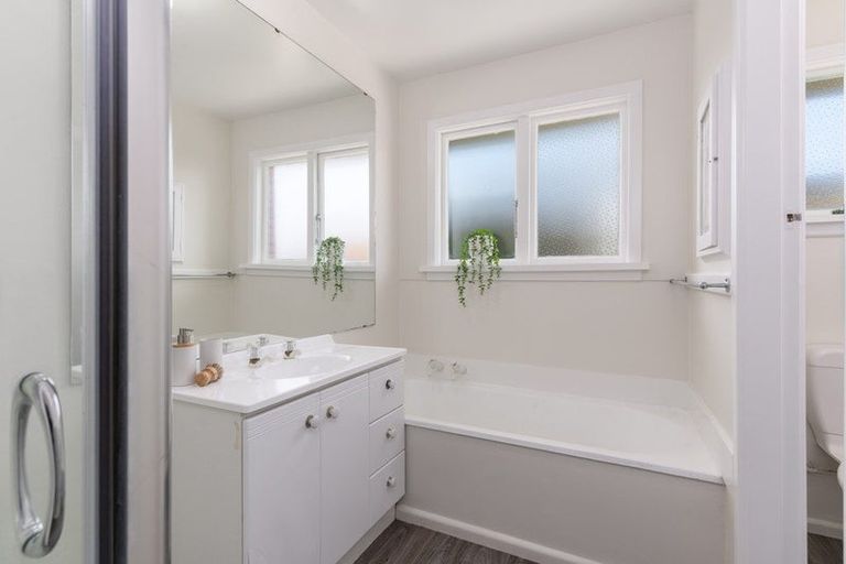 Photo of property in 26 New Brighton Road, Shirley, Christchurch, 8061