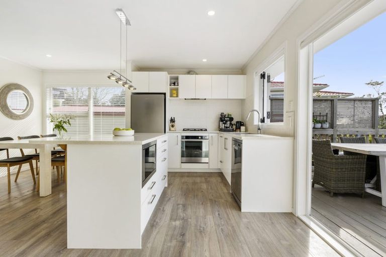 Photo of property in 25 Agincourt Street, Glenfield, Auckland, 0629