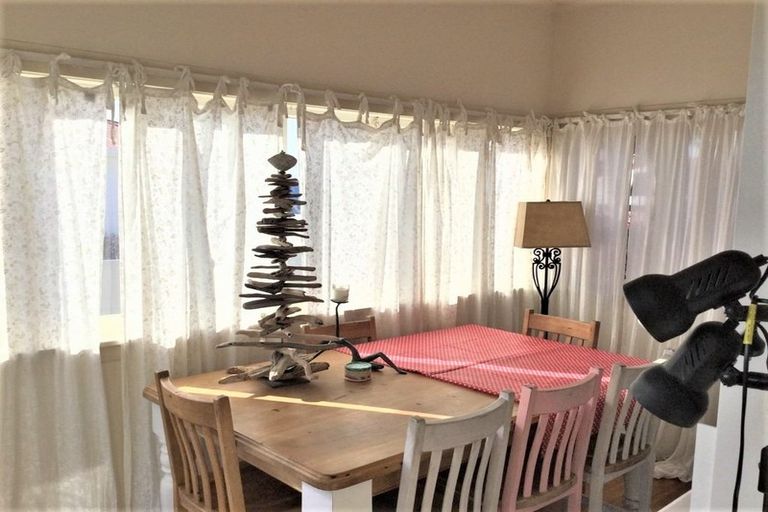 Photo of property in 385 Devonport Road, Tauranga South, Tauranga, 3112