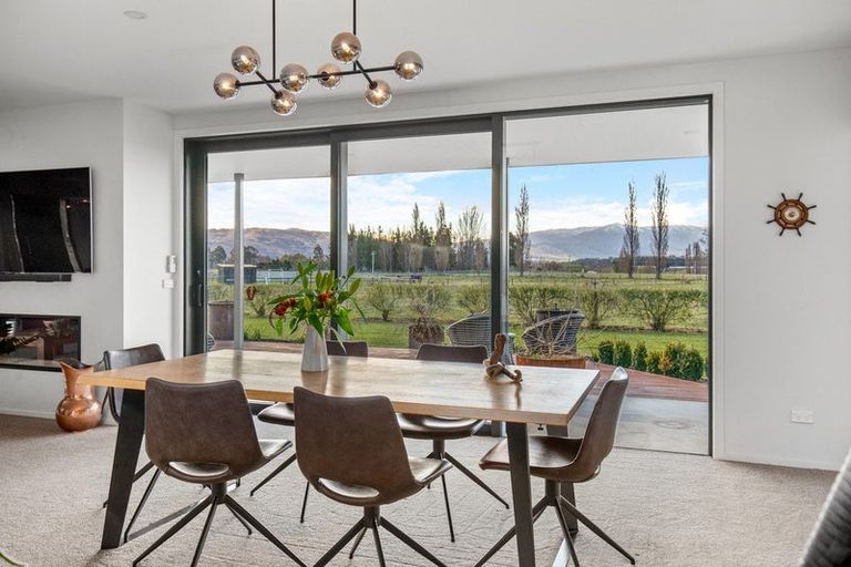 Photo of property in 4 Padgets Lane, Earnscleugh, Alexandra, 9391