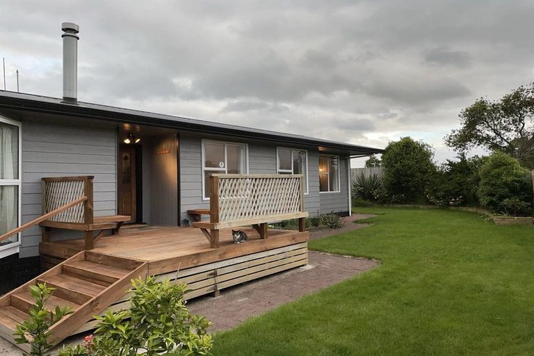 Photo of property in 13 Matthew Place, Kawaha Point, Rotorua, 3010