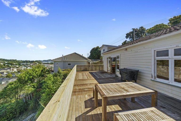 Photo of property in 56 Tio Tio Road, Miramar, Wellington, 6022