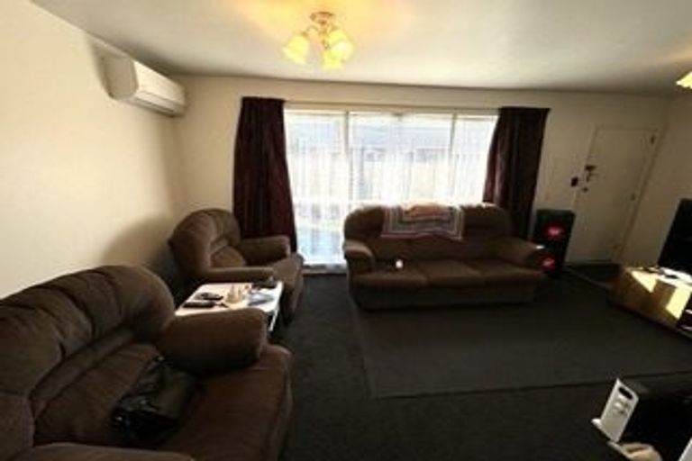 Photo of property in 2/78 Middlepark Road, Sockburn, Christchurch, 8042