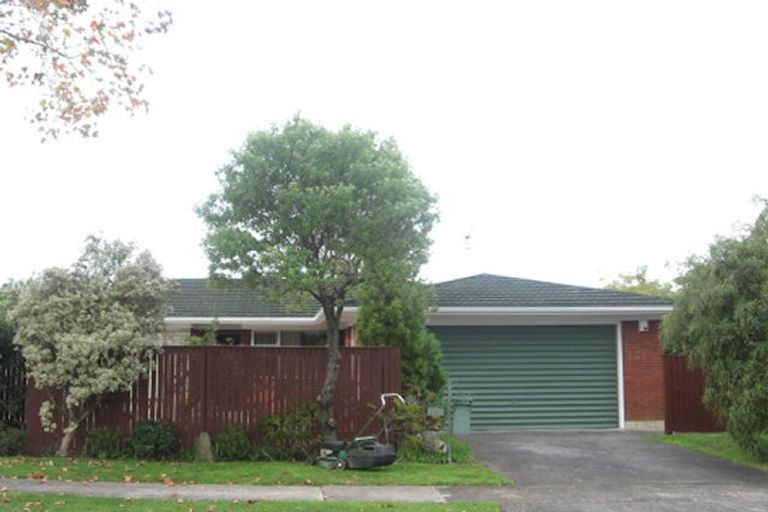 Photo of property in 8 Harford Place, Pakuranga Heights, Auckland, 2010