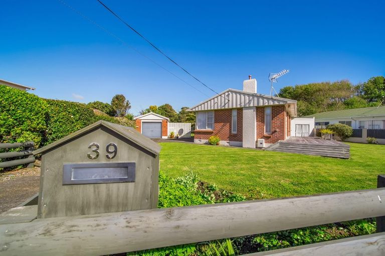 Photo of property in 39 Gloucester Street, Patea, 4520