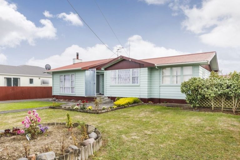 Photo of property in 5 Lambert Street, Marton, 4710