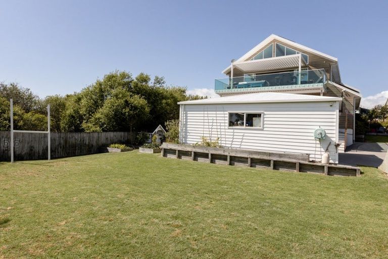 Photo of property in 1343 Papamoa Beach Road, Papamoa Beach, Papamoa, 3118
