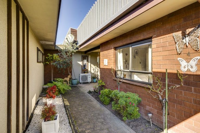 Photo of property in 4/92 Guppy Road, Greenmeadows, Napier, 4112