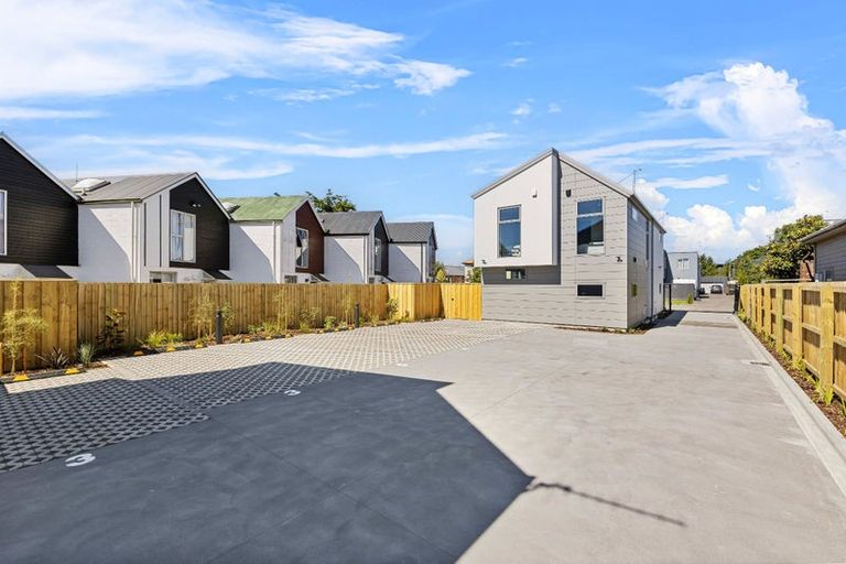 Photo of property in 1/65 Thackeray Place, Waltham, Christchurch, 8023