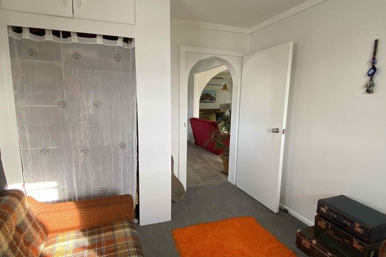 Photo of property in 1/46 View Road, Henderson, Auckland, 0612