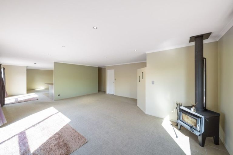 Photo of property in 3 Manuka Place, Whalers Gate, New Plymouth, 4310