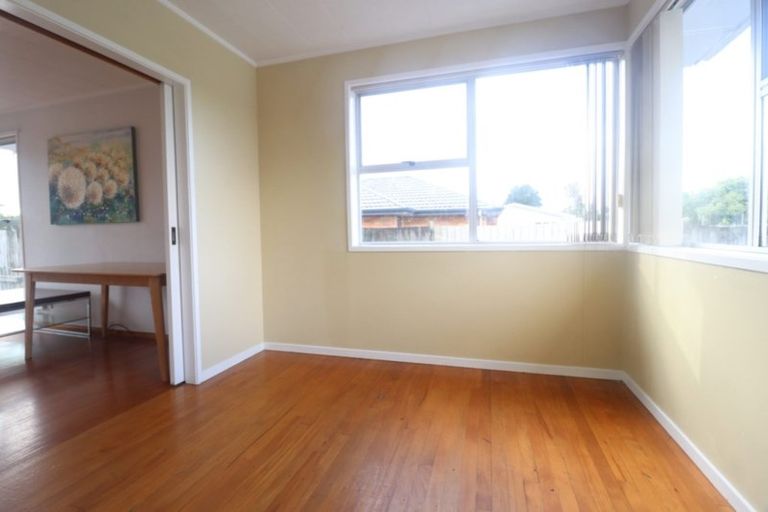 Photo of property in 26 Ranui Station Road, Ranui, Auckland, 0612
