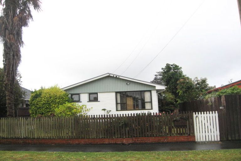 Photo of property in 4 Lovelock Street, Dallington, Christchurch, 8061