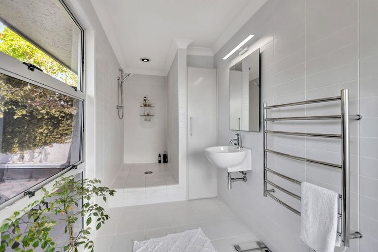 Photo of property in 155 Vivian Street, New Plymouth, 4310