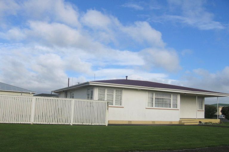 Photo of property in 28 Vernon Avenue, Takaro, Palmerston North, 4412
