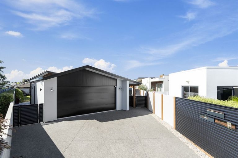 Photo of property in 35 Maria Tini Drive, Papamoa Beach, Papamoa, 3118