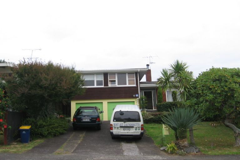 Photo of property in 19 Holland Road, Hillcrest, Auckland, 0627