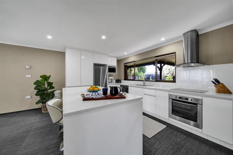 Photo of property in 24 Dillon Drive, Bell Block, New Plymouth, 4312